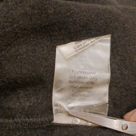 Alice + Olivia ANGORA CASHMERE Size M Cardigan Sweater Vest BLACK Ruffles $500 - Picture 11 of 11